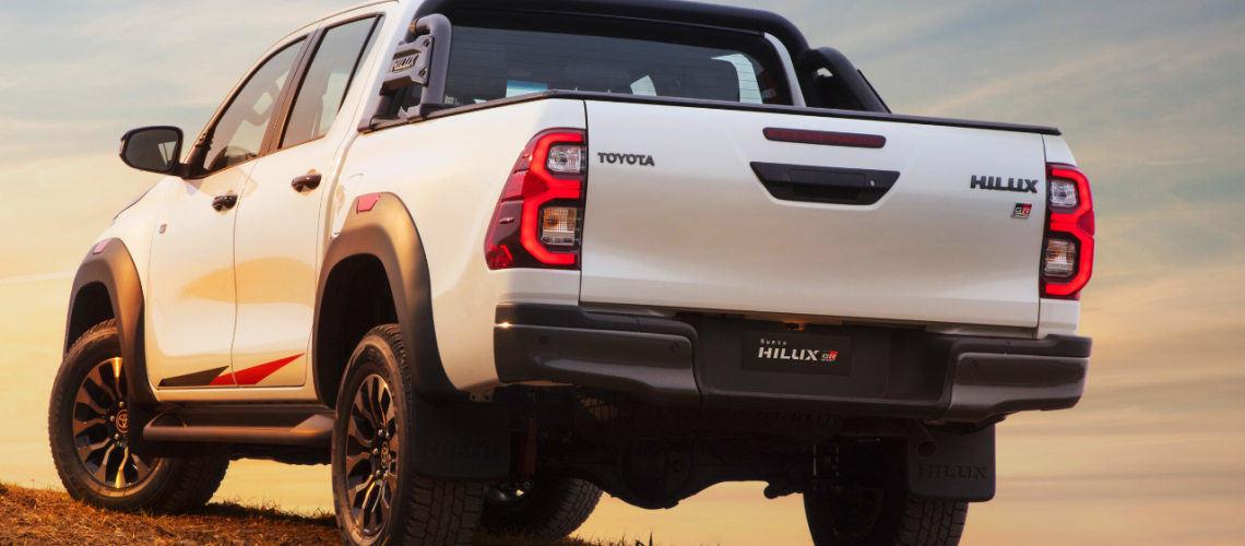 Nova Toyota Hilux GR-S inspirada no Rally Dakar [Gazoo Racing]